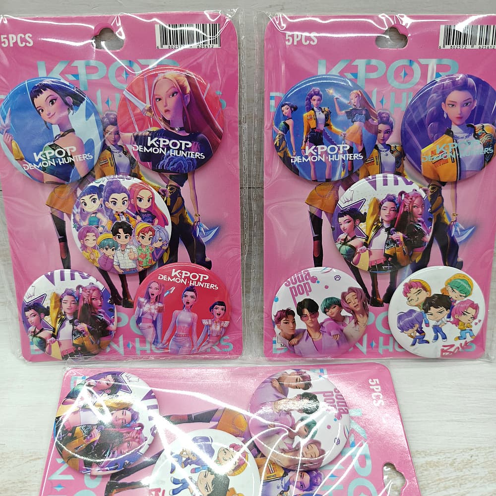 New Foreign Trade Kpop Demon Hunters Badge Button Pin Japanese Anime Cartoon Badge Button Pin Brooch Glue