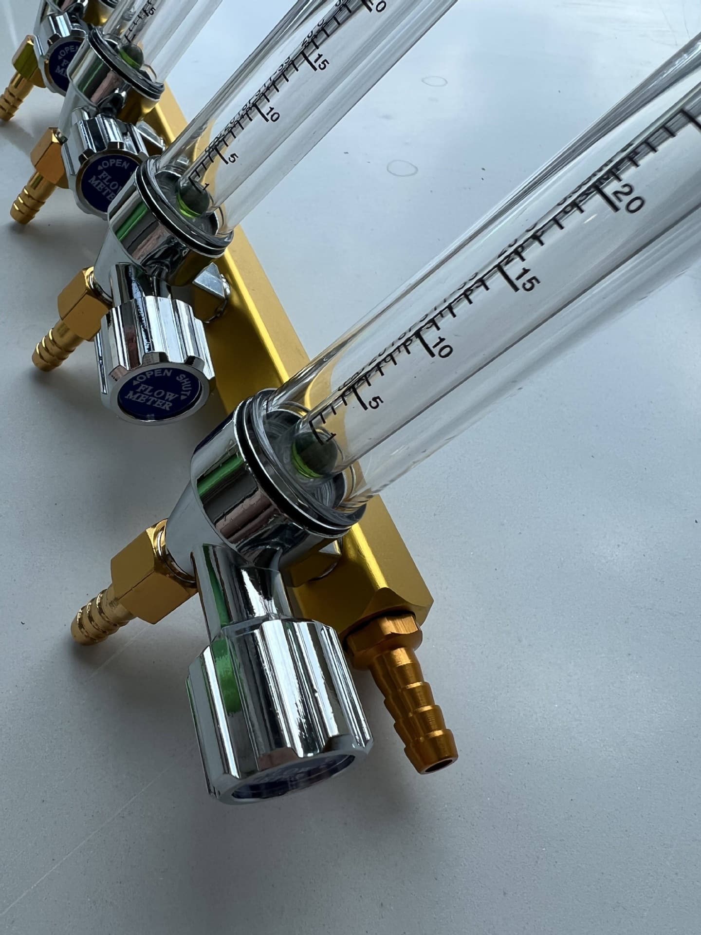 Fish car diverter valve, oxygen diverter, copper valve core, metal handwheel, durable and stainless, no jamming, accurate pressure regulation
