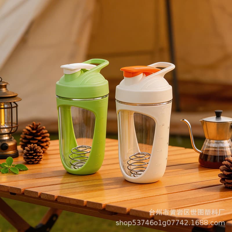 Sports and fitness shaker cup protein powder milkshake cup mixing cup with scale portable large capacity double-layer fitness kettle