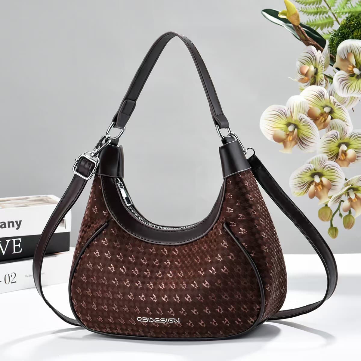 2026 New Retro Printed Crescent Underarm Women's Bag Vintage Cross-Border Commuter Shoulder Crossbody Small Bag Factory Direct Supply