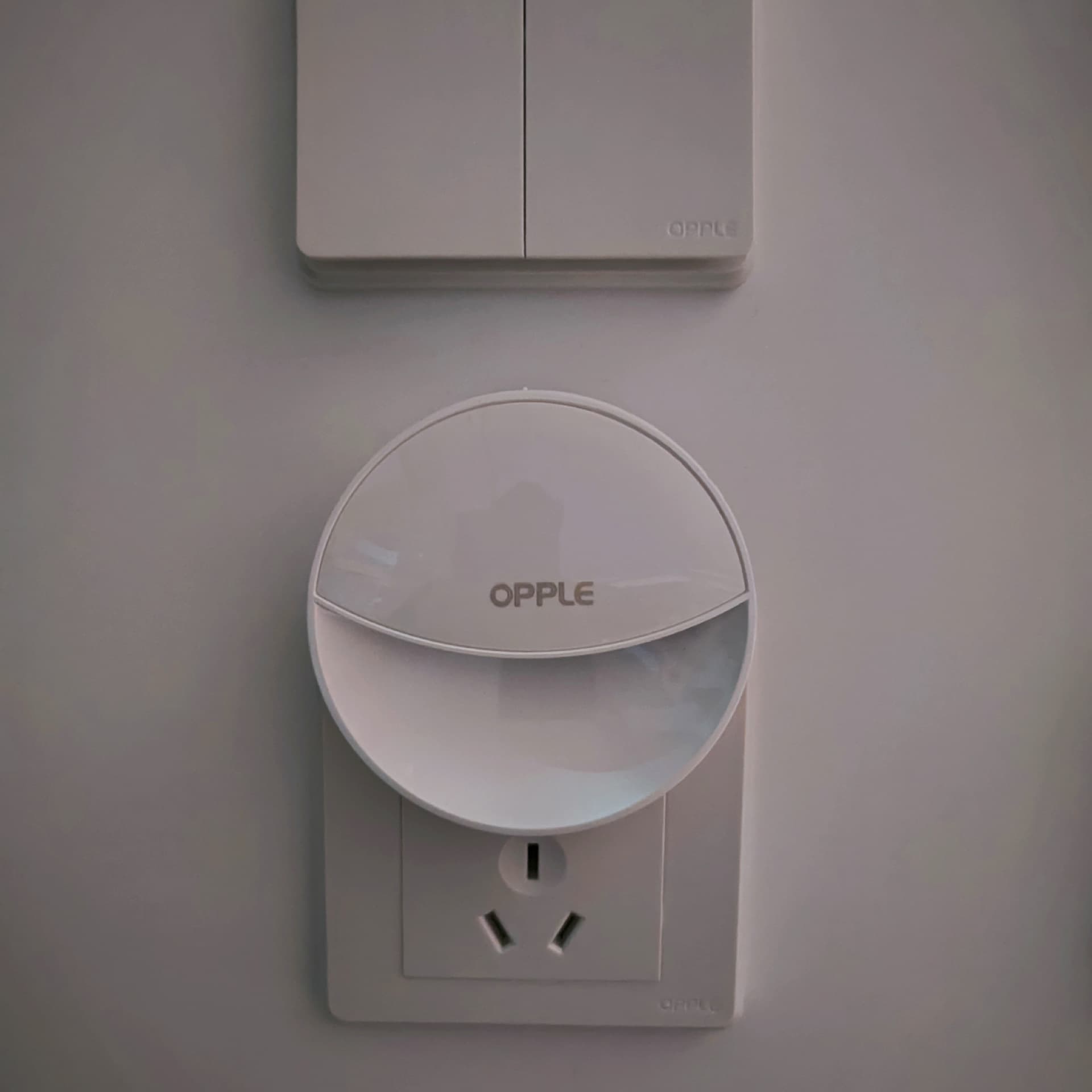 Light Control Plug-in Soft Glow Sensor Energy-Saving Eye-Caring Bedroom Night Light Sleep Socket Type