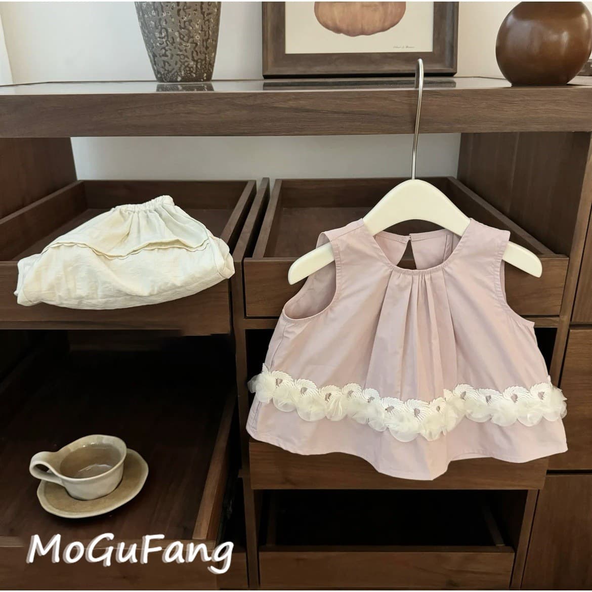 Flowers fall rouge! Baby girl 2025 spring and summer super beautiful lace top sweet vest webbing wide leg pants suit