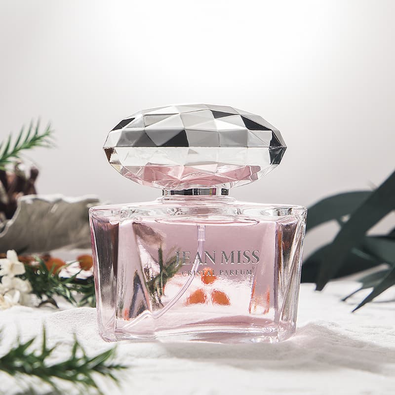 TikTok Hot Selling Small Town Yixiang Pink Crystal Women's Perfume Fresh Natural Long-Lasting Light Fragrance Student Affordable 50ml
