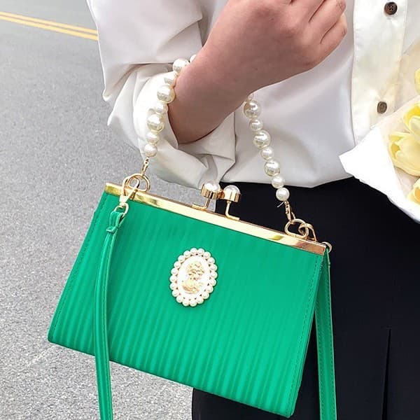 New Women's Evening Bag Luxury Pearl Queen Badge Decoration Clasp Handbag Elegant Princess Style Tote