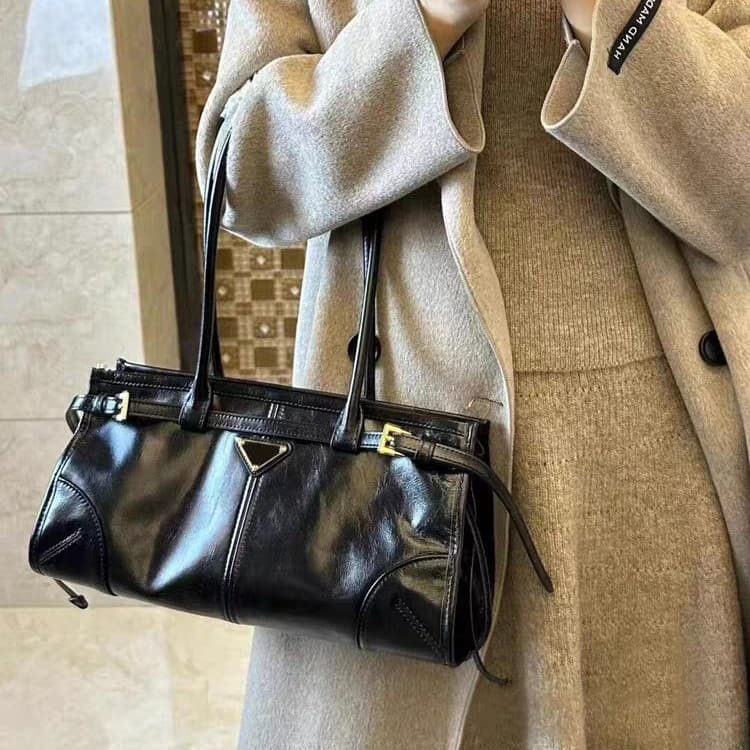 Standard Shipping P Brand Genuine Leather Handbag Influencer MONA Same Style Motorcycle Bag Waxed Leather Luxury Brand Bag High Quality Light Luxury