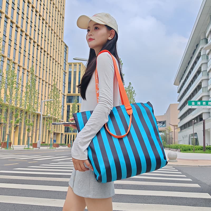 Cross-Border Wholesale Korean Style Tote Bag 2026 New Model Large Capacity Canvas Handbag Color-Blocked Striped Shoulder Underarm Bag