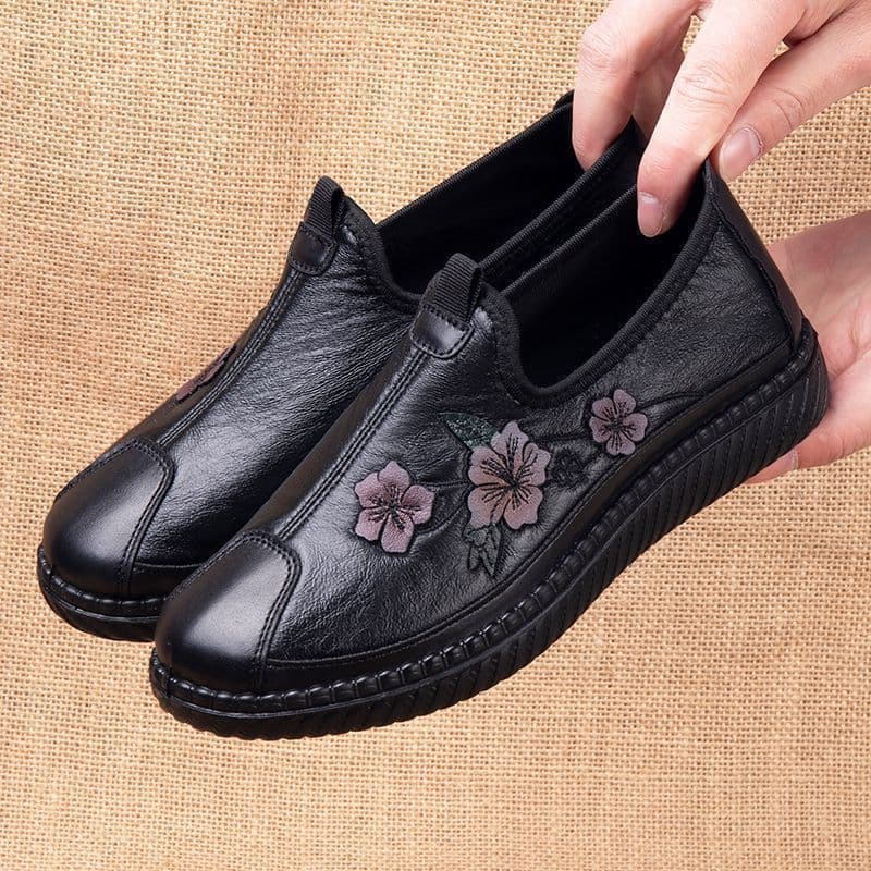 2024 New Spring and Autumn Walking Shoes Women's Casual All-match Sports Non-slip Soft Sole Autumn Lightweight Mother Shoes