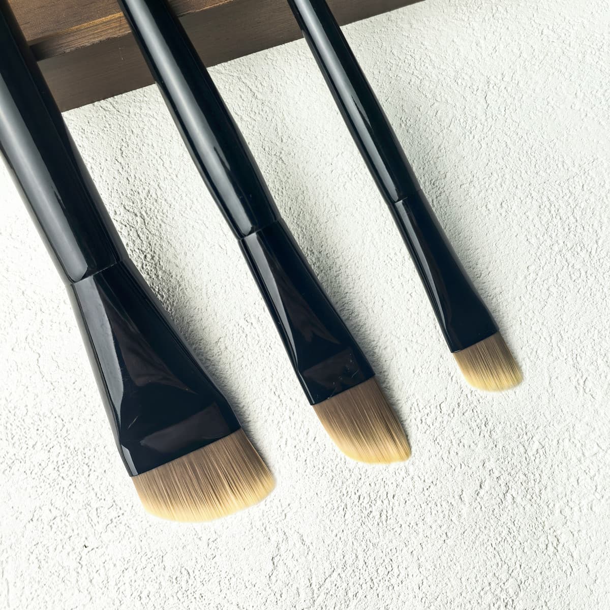Butter Knife Flat Round Foundation Brush Makeup Artist Tongue-Shaped Flat Head Concealer Brush Foundation Liquid Makeup Brush Cangzhou Ultra-Thin