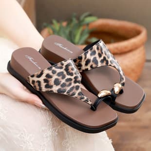 Stylish Women's Flip Flops for Outings, Fashionable Fairy Style, Suitable for Dresses, Chunky Sole Sandals, Toe-Covering, Leopard Print