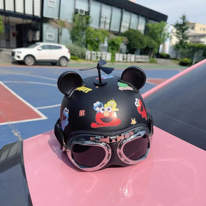 Retro Helmet Electric Motorcycle Helmet Cool Unisex Half Helmet Sun Protection for All Seasons