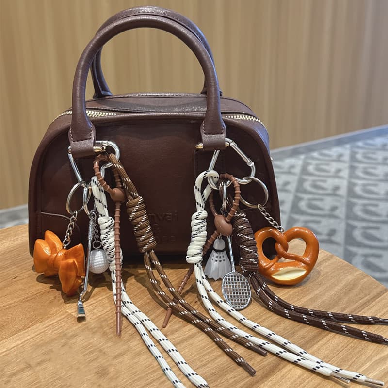 Miu-style cute lye water bread keychain pendant, simulated food, sausage dog keychain couple accessory, ins style