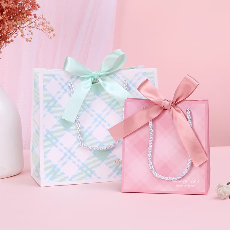 [Special Offer] Fresh Grid Simple Style Large Gift Bag Wedding Return Gift Bag Birthday Gift Paper Bag