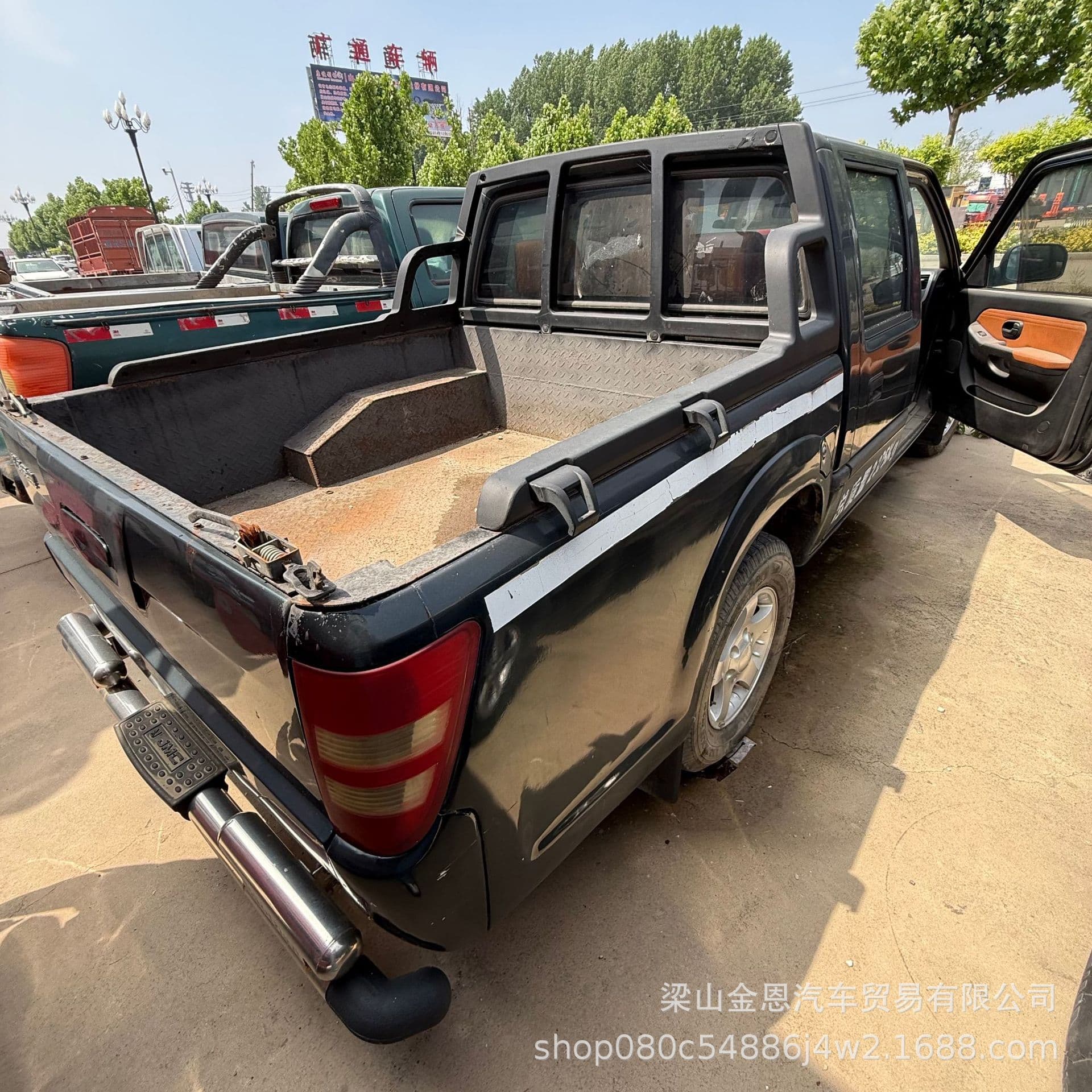 Used Diesel Truck Cold Rolled Steel Cargo Box Pickup, Durable