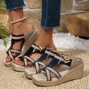Cross-Border Large Size Platform Peep-Toe Slippers for Women 2026 Summer New Style European and American Fashion Versatile Comfortable Thick Sole Slippers