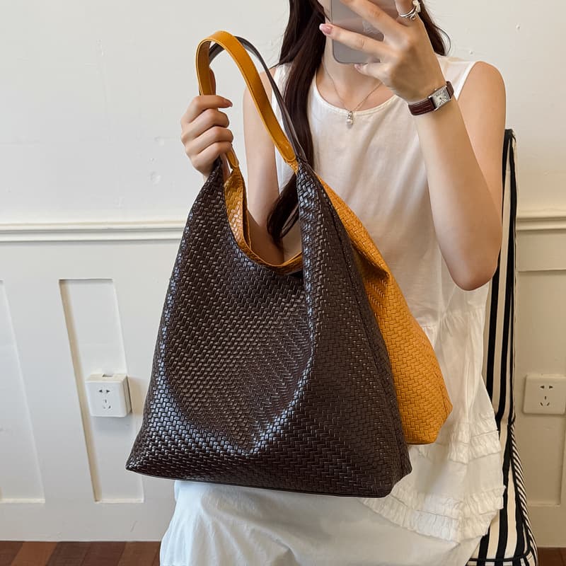 Vintage Large Capacity Commuter Bag for Women 2026 New Style Single Shoulder Underarm Bag High-End Woven Texture Tote Bag