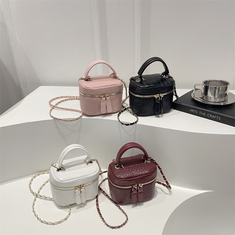 2026 New Lipstick Earphone Bag Mini Diamond Quilted Chain Bag Cosmetic Bag Versatile Shoulder Crossbody Bag Trendy Women's Bag