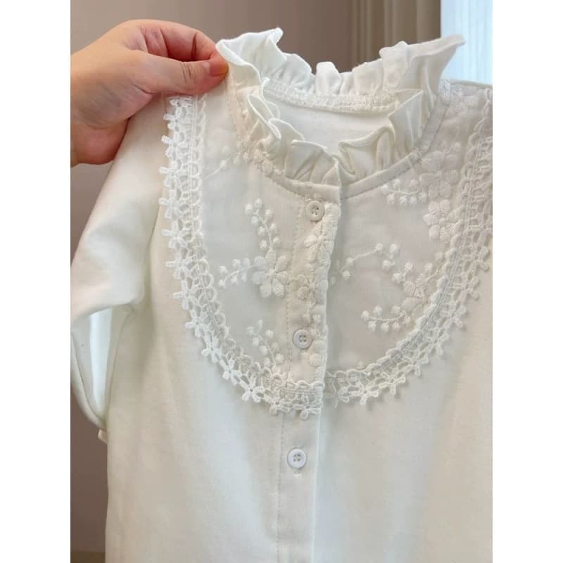 Full moon baby clothes, autumn baby jumpsuits, versatile and cute infant princess style lace collar crawlers