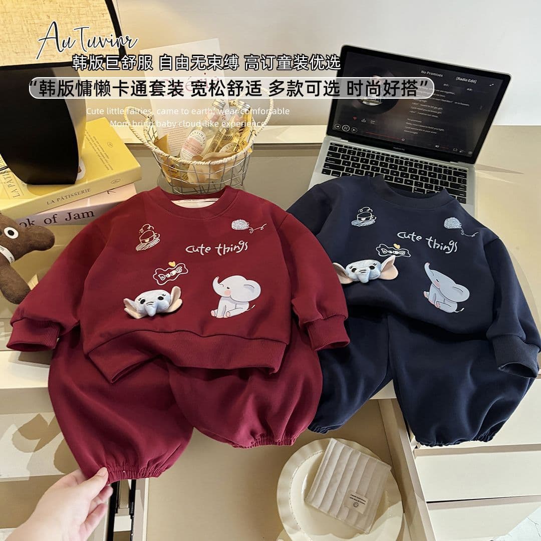 Two-tone 3D doll long-sleeved children's set, trendy sportswear for boys and girls, round neck style.
