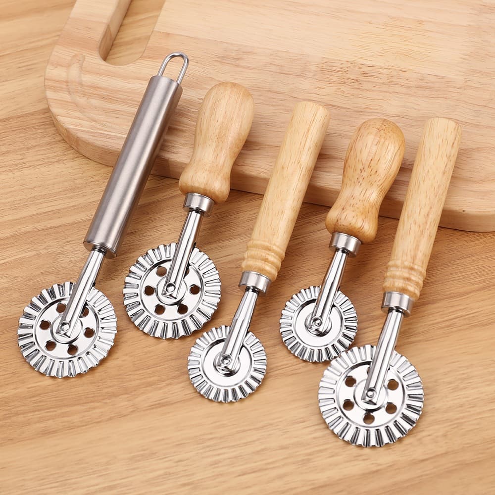 Stainless Steel Biscuit Cutter Factory Wholesale Cookie Oak Pie Wheel Pastry Cutter Pizza Cutter Rolling Knife Cookie Mold