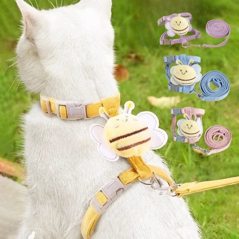 Adjustable leash for outdoor use, preventing dog and pet breeds like Ragdoll, Teddy, cat, rabbit, and chipmunk.