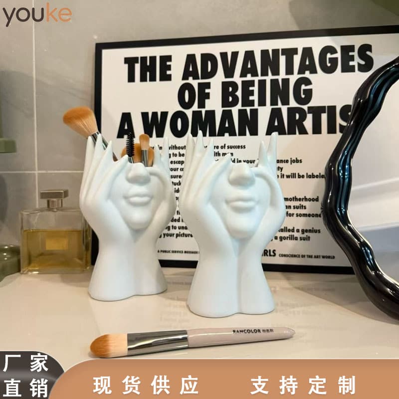 Cross-Border Creative Human Body Art Office Supply Desktop Multi-Functional Storage Pen Holder Makeup Brush Holder Decoration