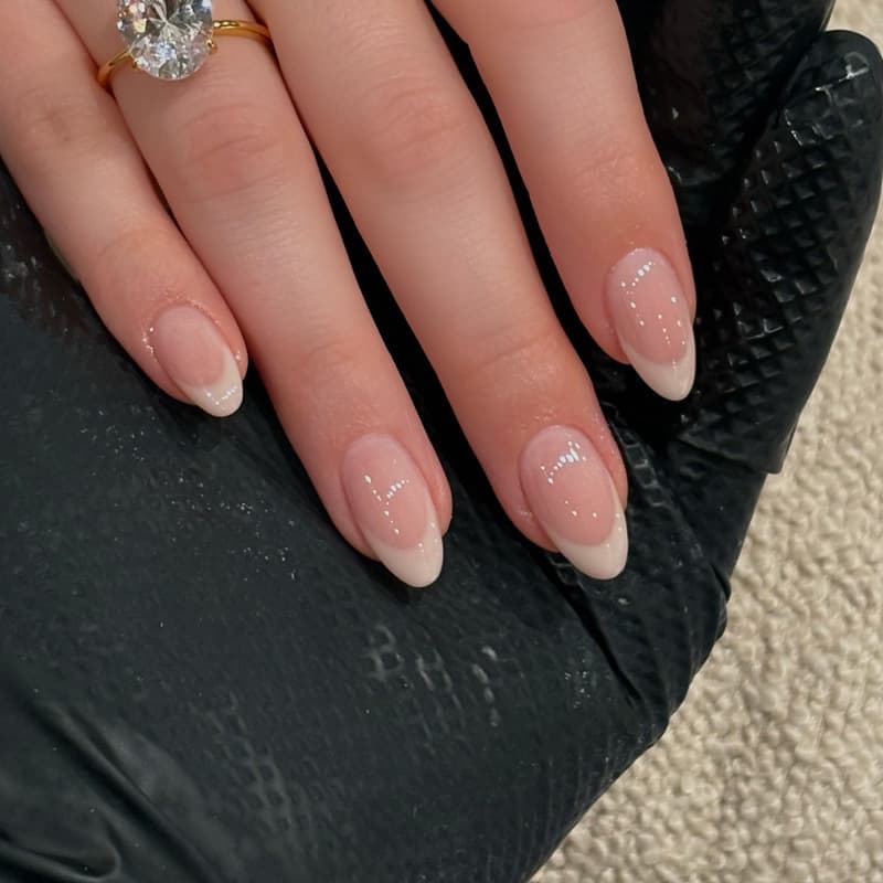 Hot-selling handmade press-on nails, nude almond cat eye nail tips, high-end pure desire style, pre-made fake nails