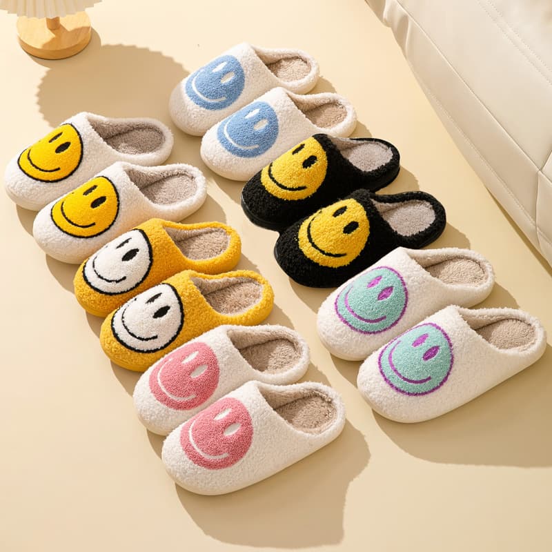 Amazon Hot Selling Smiley Face Cotton Slippers, Cute Thick-Soled Indoor Cotton Slippers for Home, Men's and Women's Couple Cotton Slippers Wholesale