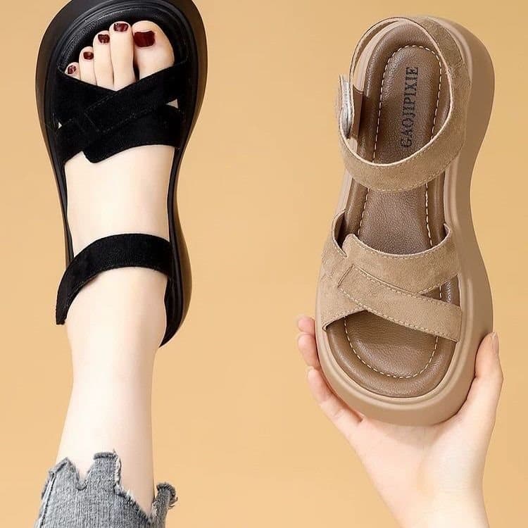 Women's Thick-Soled Sandals, 2026 Summer New Style, Casual and Versatile, Flat, Chanel-Style, Can Be Worn with Skirts, Two-Way Sandals