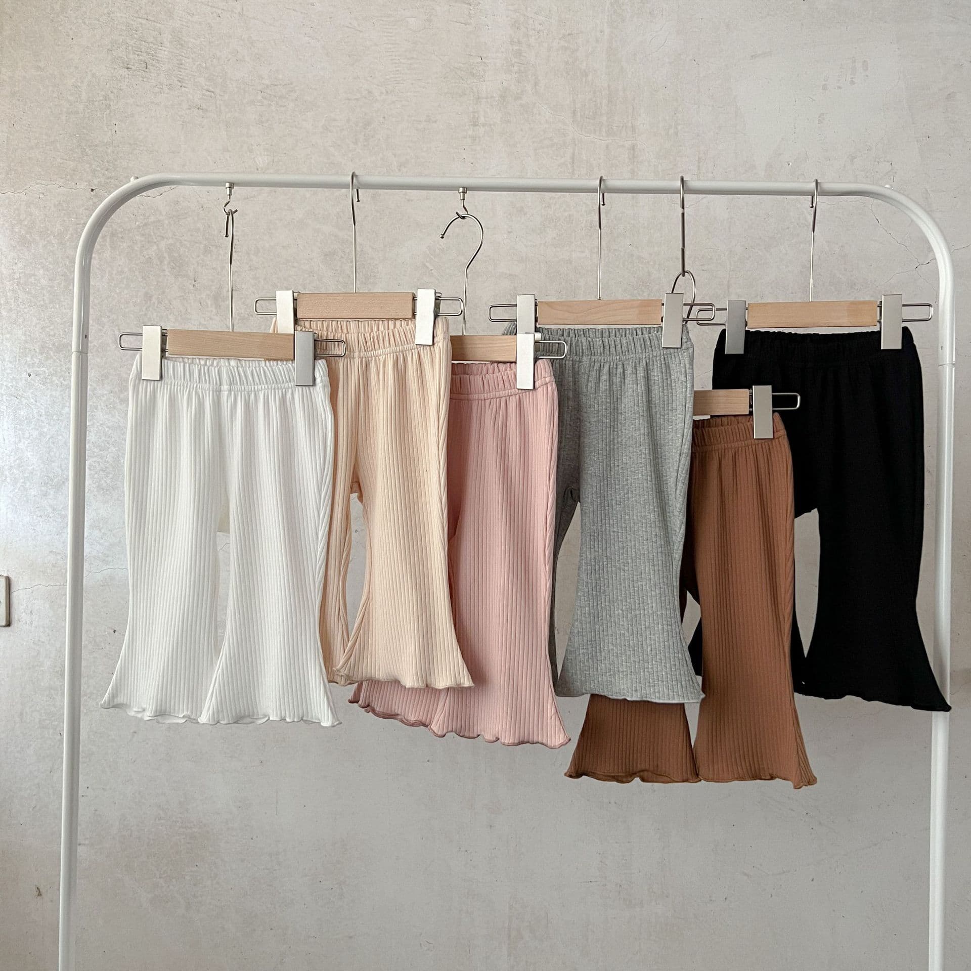 In Spring/Summer Style, Pure Cotton Baby Flared Pants for Girls, Solid Color Stretchy Ribbed Knit Leggings, Korean Style with Ruffle Hem