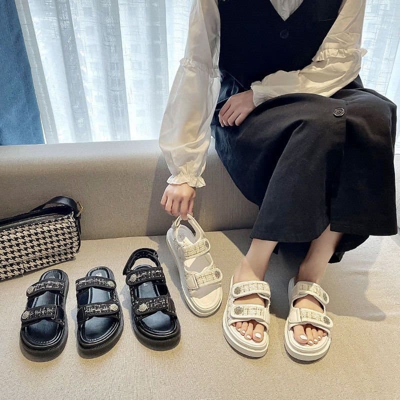 New Light Fragrance Style Thick-Soled Sandals for Women, Spring and Summer Outdoor Fashion, Trendy Versatile Student Flip-Flops, Non-Slip and Stylish