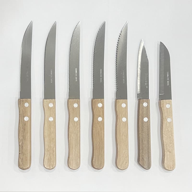 Wooden-handled BBQ outdoor barbecue fruit knife, stainless steel steak serrated knife, cross-border Western-style knife, Western-style steak knife.