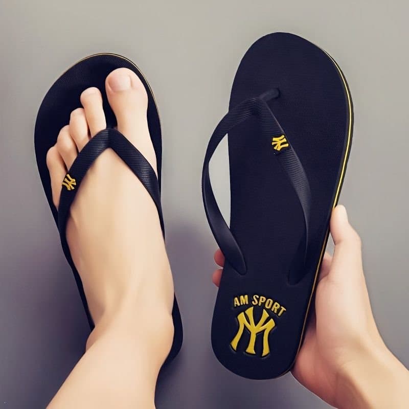 Men's Flip Flops New Summer Outdoor Soft Sole Sandals Beach Slippers Fashion Casual Trendy