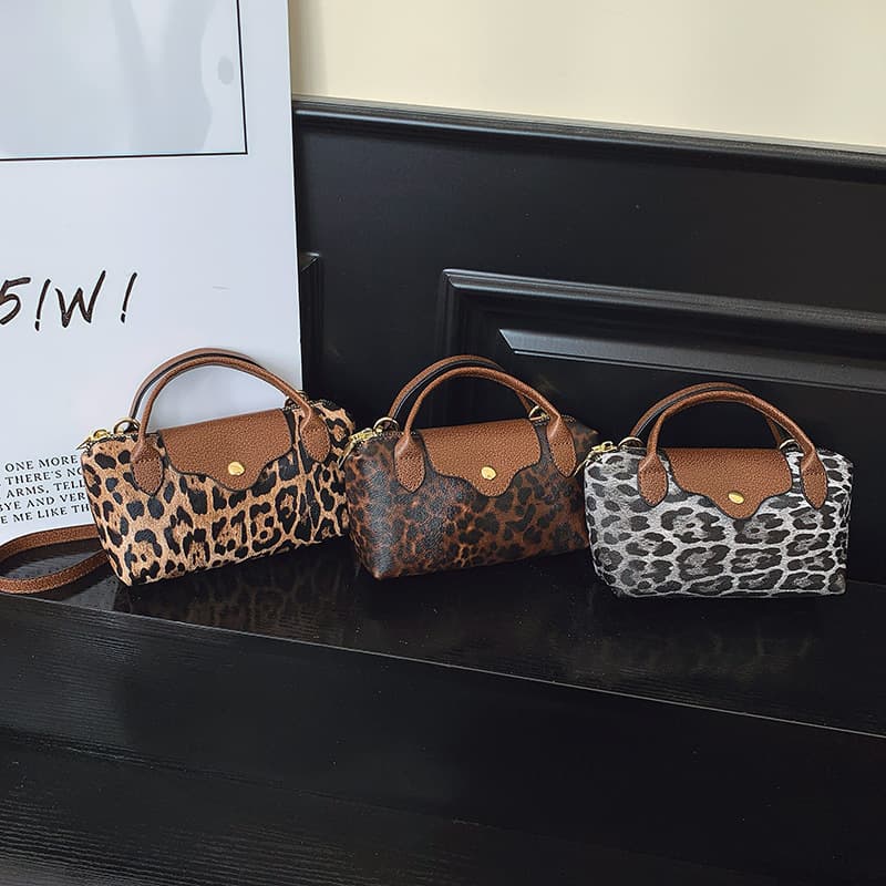 Fashion Retro Leopard Print Shoulder Bag Casual Women's Crossbody Bag 2025 Autumn Winter New Trendy Design Small Square Bag
