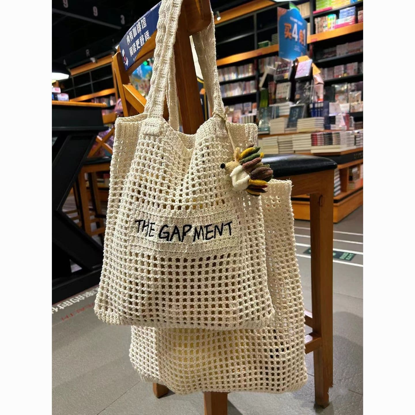 Summer hollow woven bag embroidered large-capacity knitted one-shoulder seaside vacation bag versatile beach woven women's bag letter