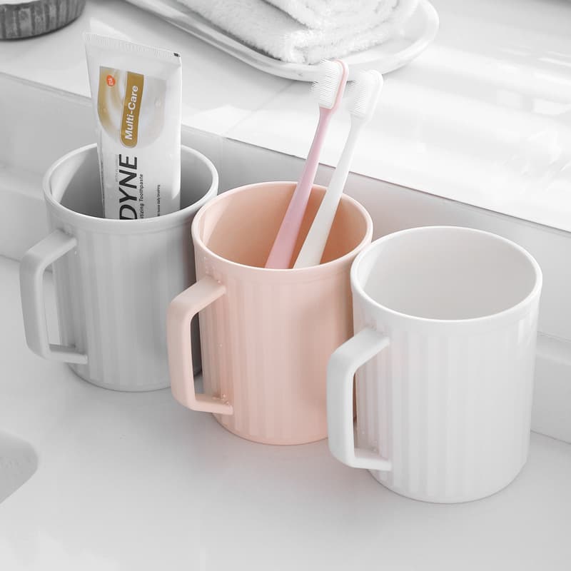 Minimalist Plastic Toothbrush Cup for Home, Creative Couple Student Toiletry Cup, Bathroom Cup with Handle for Brushing Teeth