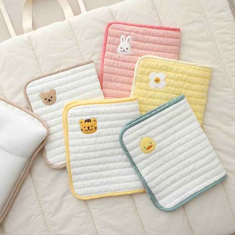 Korean Instagram-style newborn pillows, sweat-absorbent and breathable pure cotton cloud-shaped pads, anti-spit-up flat covers for 0-1 year olds