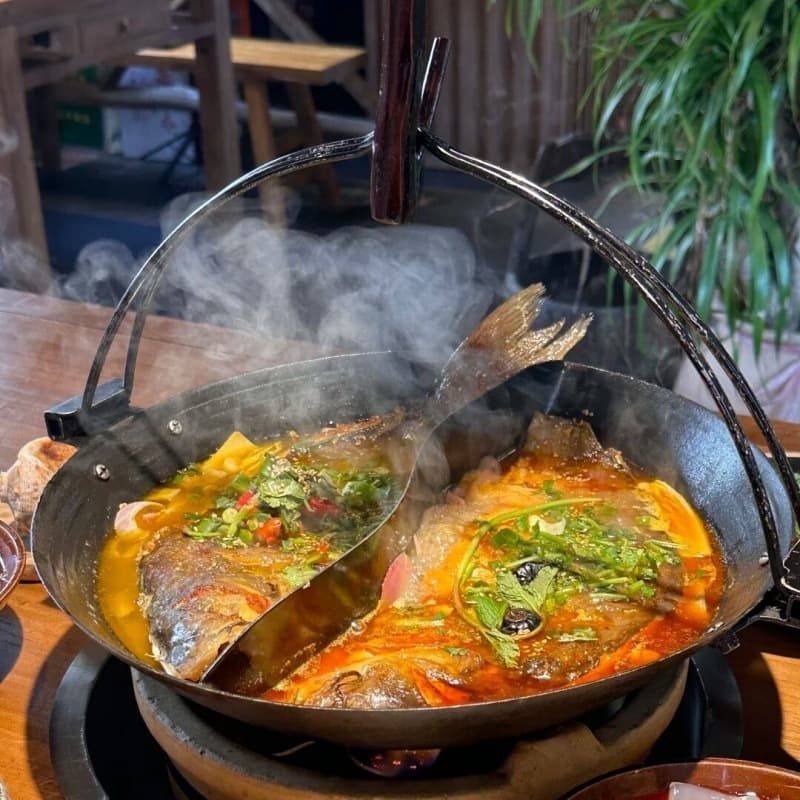 Old-Fashioned Cast Iron Mandarin Duck Pot Hanging Pot Hot Pot Commercial Chongqing Street Stall Hot Pot Specialty Cookware Cast Iron Hanging Pot Fish Dry Pot
