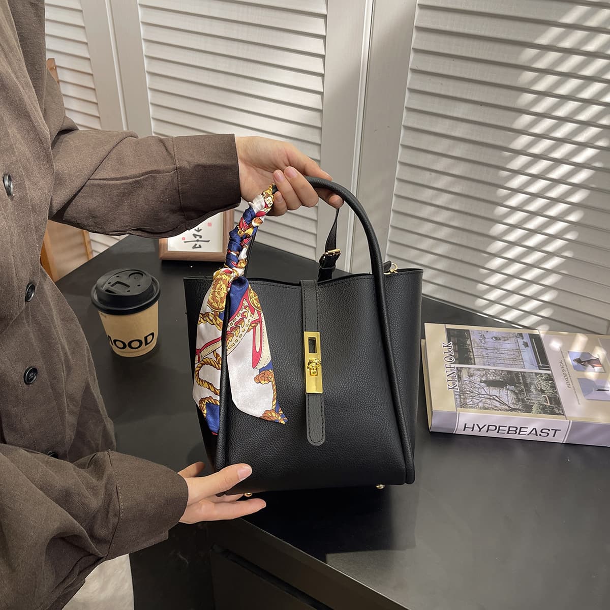 Korean-style Fresh and Elegant Women's Small Square Bag 2026 New Commuter Fashion Shoulder Crossbody Bag Textured Handbag