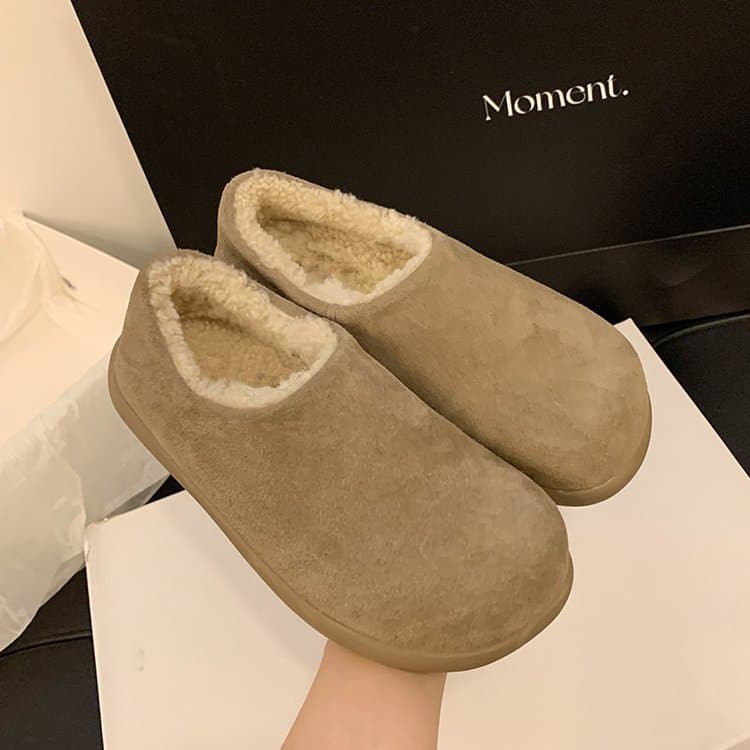 Fleece-lined Birkenstock shoes for women, 2025 new autumn/winter outdoor thick-soled fully lined furry shoes, slip-on warm cotton shoes.