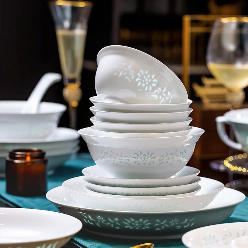 Jingdezhen Bowl and Plate Set Premium White Porcelain Linglong Chinese Simple Ceramic Dinnerware Bowl Plate Dish Combination