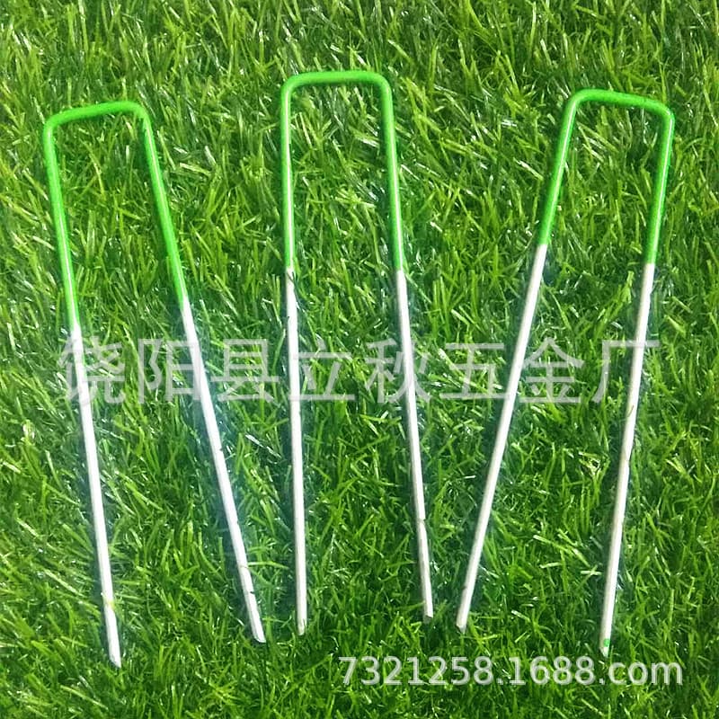Green Artificial Turf Fixing Stakes U-Shaped Lawn Pegs Galvanized Steel Ground Stakes Export Quality Turf Pegs