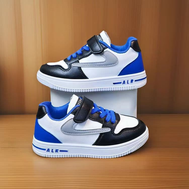 Boys' Board Shoes Spring and Fall New Style, Children's and Youth Low-Top Lightweight Soft Sole, Waterproof Shoes for Elementary School Boys and Girls