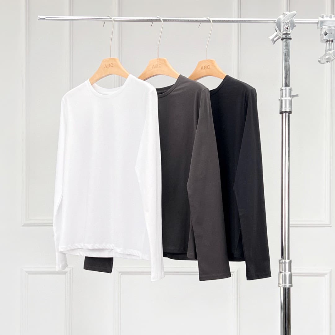 Sisley upgraded version, all-season classic, favored by loyal fans at a great price, a reserved base shirt layered over black and white T-shirts
