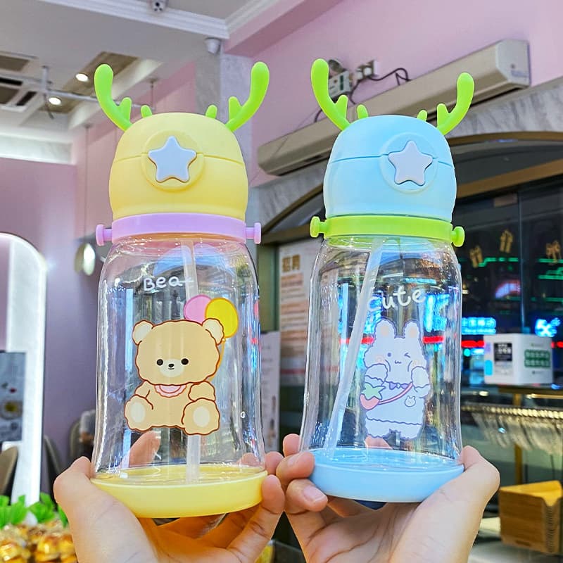 Children's Straw Cup Training Cup Anti-Leak Cute Antler Water Bottle for Boys and Girls Drop-Resistant Portable Water Bottle for Primary School Students