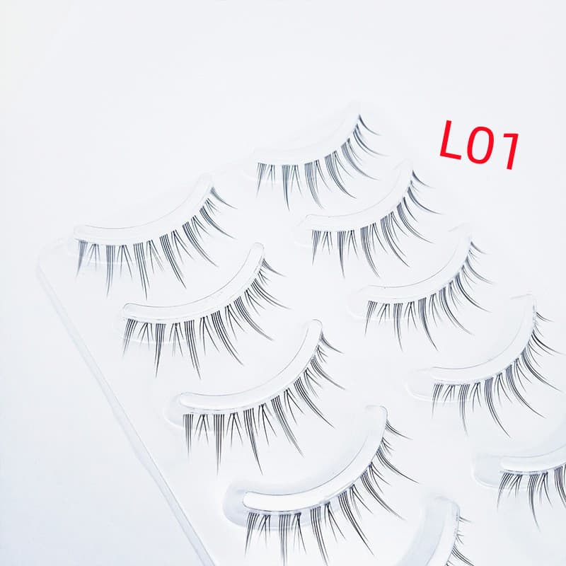 COS false eyelashes with transparent thin stems, thick eye tails, lengthened upper eyelashes, soft-haired swallowtail curls, and a complete set of false eyelashes