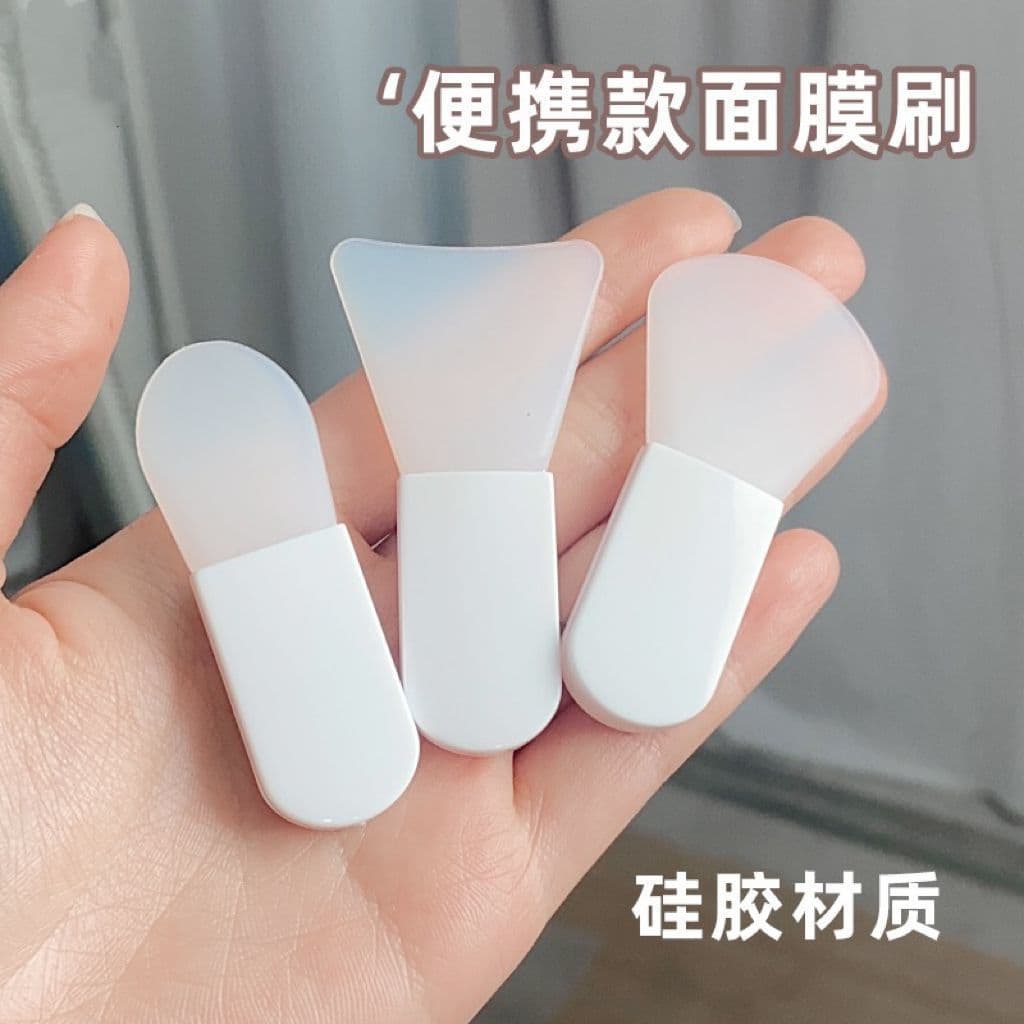 Mini short-handled silicone face mask brush for applying mud masks, a facial beauty tool available for cross-border wholesale.