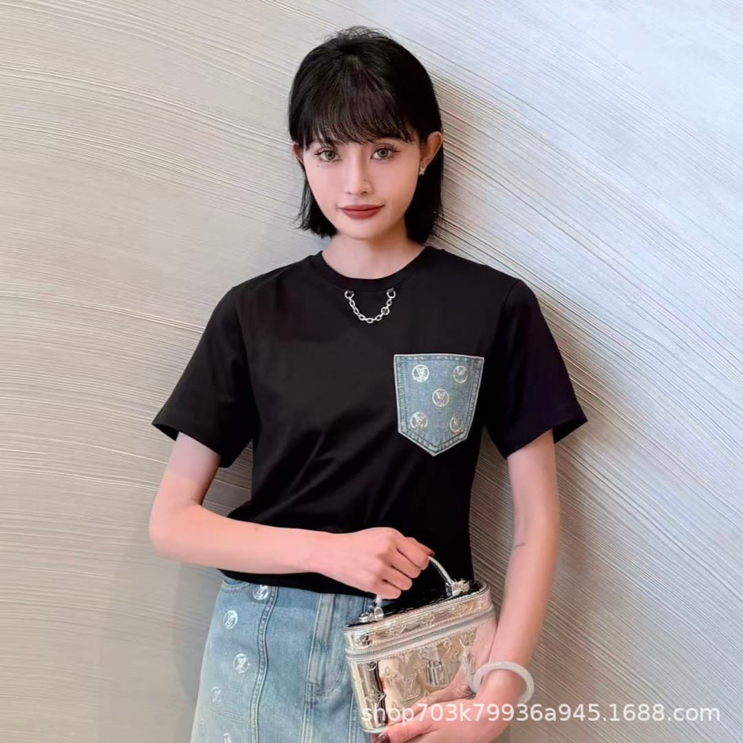 Shenzhen Nanyou High Version LV Summer New Chain Pocket Patch Fashion Versatile Round Neck Short Sleeve T-Shirt Women