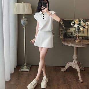 European Style Age-Defying Summer Outfit Set: Versatile Fashion Two-Piece for Women with Short Sleeve Top and High-Waist Skirt