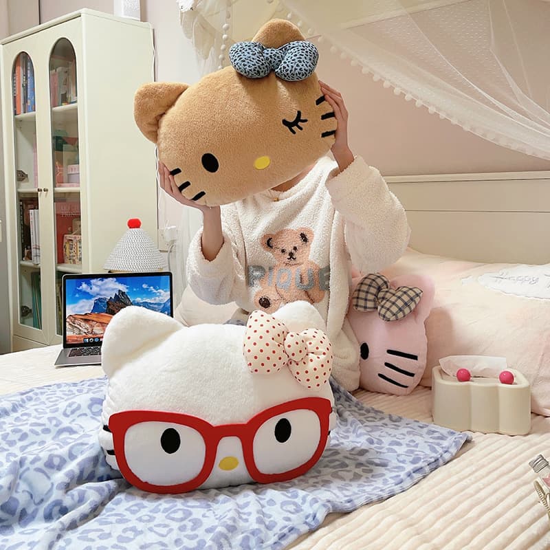Cartoon kt cat pillow blanket two-in-one lunch break flannel blanket car cushion air conditioning blanket shawl blanket