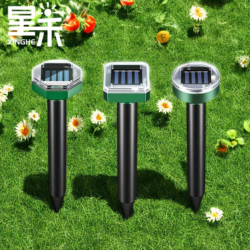 Solar mouse repeller courtyard ultrasonic dog repeller outdoor cross-border induction small square small round solar bird repeller